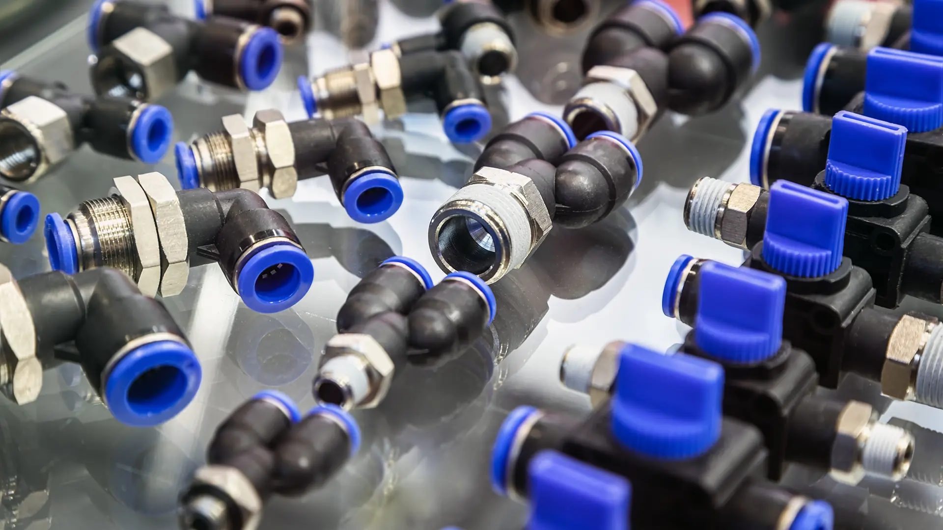 Headerbild zur Variantenfertigung in der industriellen Produktion